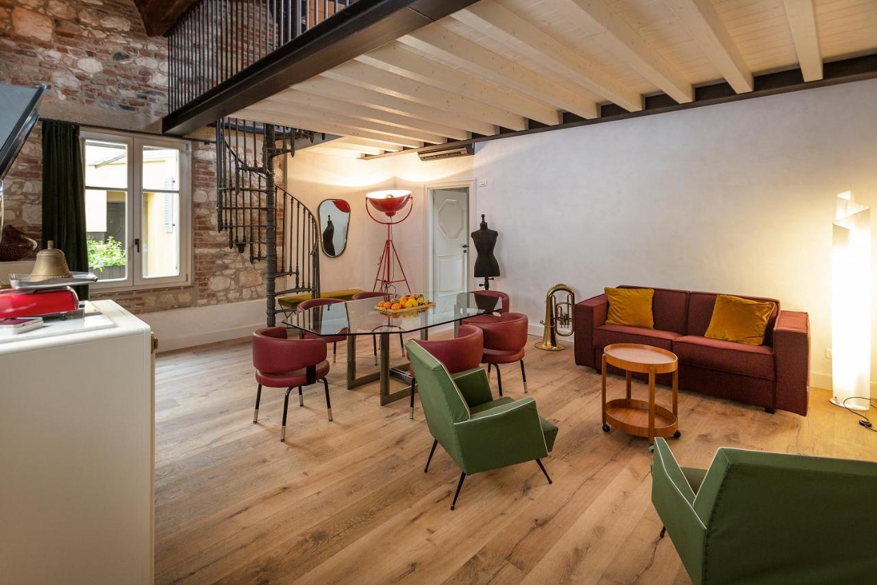 Residenza Palazzo Brenzoni Apartment เวโรนา ภายนอก รูปภาพ