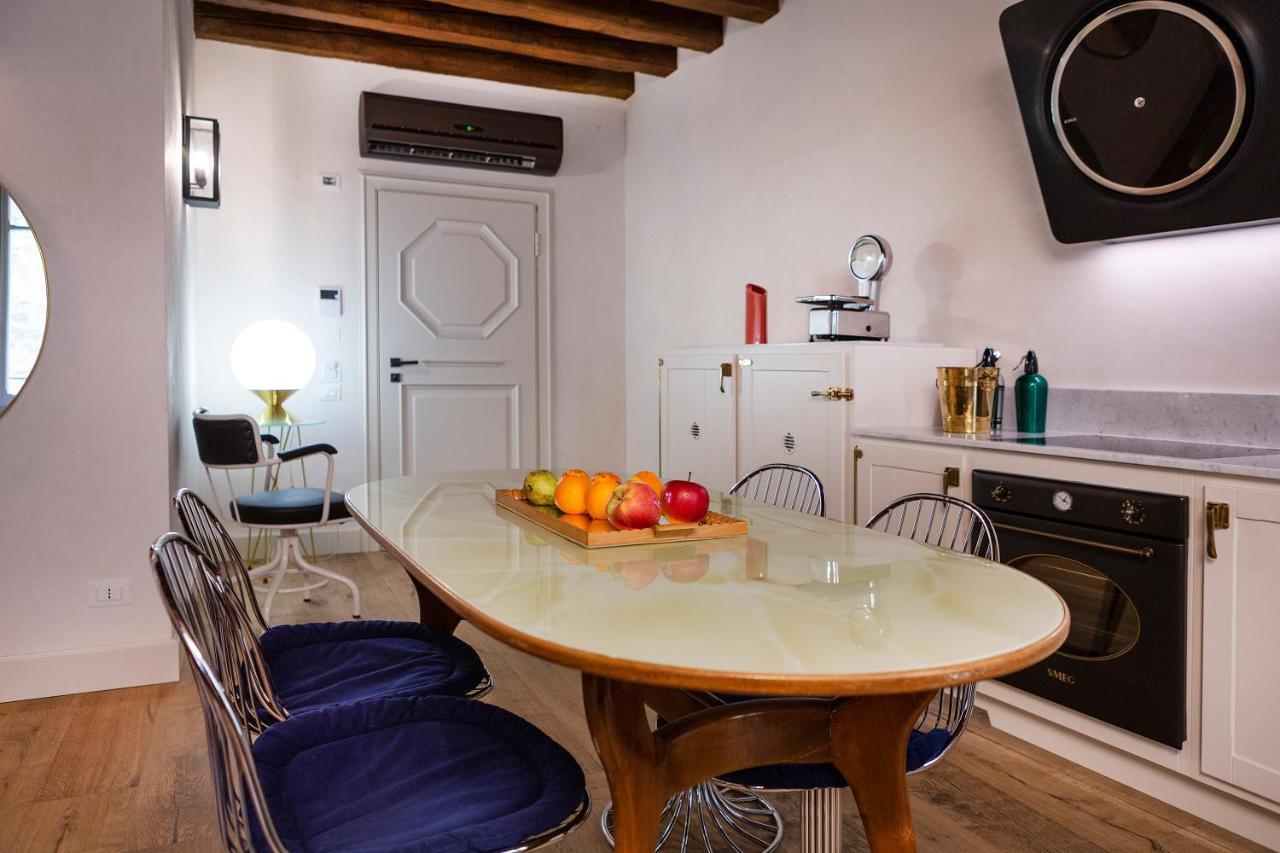Residenza Palazzo Brenzoni Apartment เวโรนา ภายนอก รูปภาพ