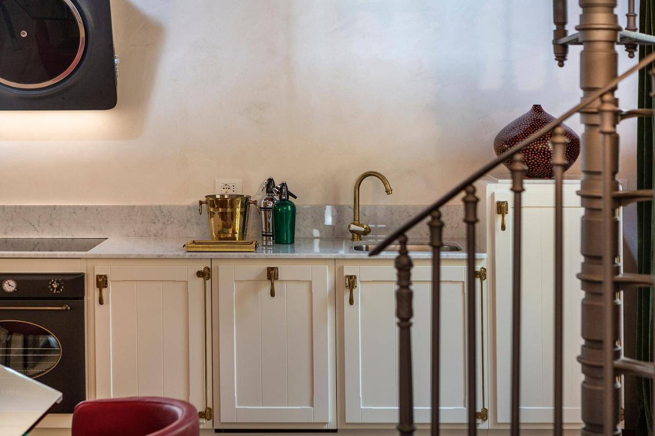 Residenza Palazzo Brenzoni Apartment เวโรนา ภายนอก รูปภาพ