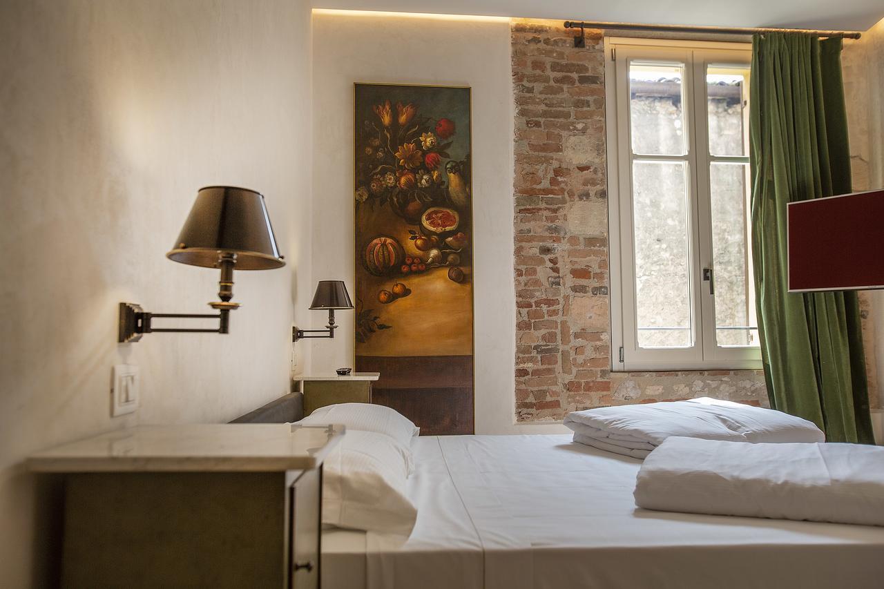 Residenza Palazzo Brenzoni Apartment เวโรนา ภายนอก รูปภาพ